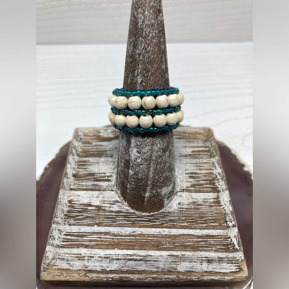 ✨Handmade Beaded Ring White Magnesite and Miyuki Seed Beads